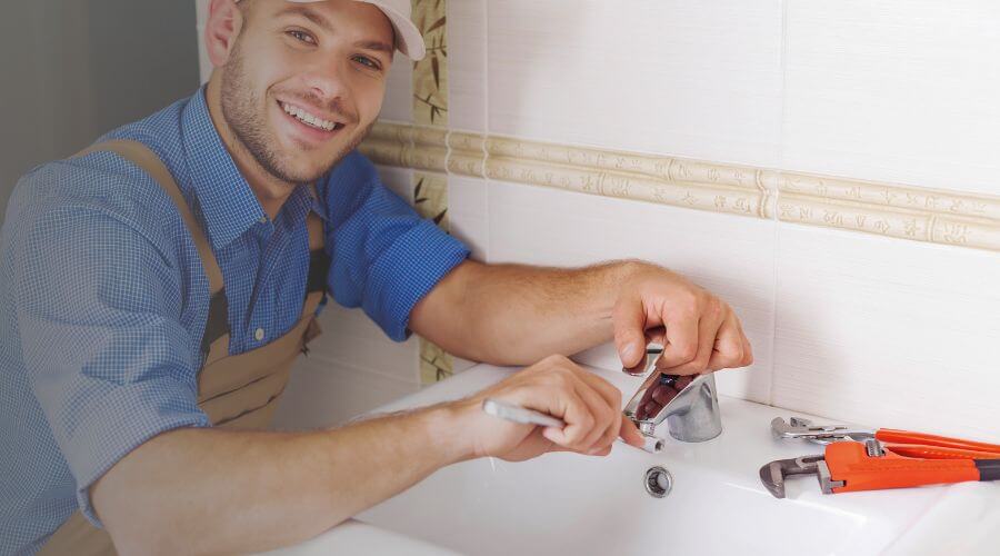Local expert plumbing services in De Witt, NE